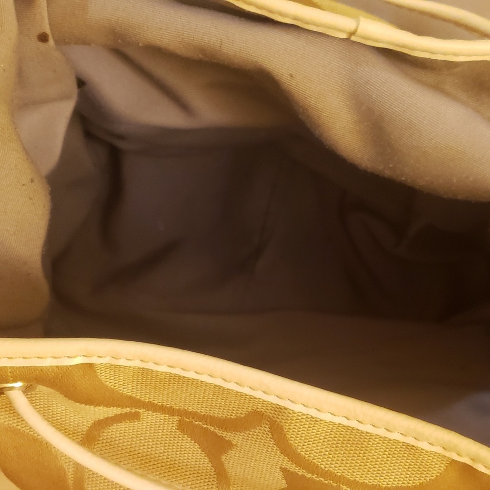 Backpack - Picture 5 of 6